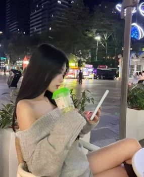 00后丰乳肥臀，前凸后翘配合度极高