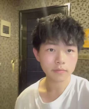 小帅哥鸭。