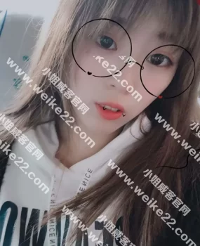 体验华强广场清纯美女