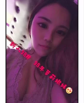 好多小姐姐的店