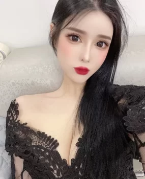 大奶少妇纯情大学生榨汁机式服务.