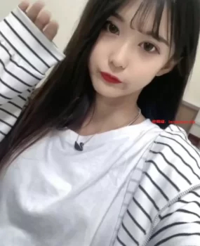 绍兴兼职学生妹子没钱买奢侈品下海兼职，可无套