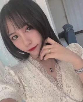 小店不错的妹子