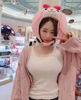 奶子特别大的幼师